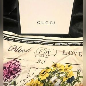 Gucci Blind For Love Scarf